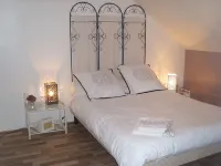 Domaine de la Basse Orme - Bed and Breakfasts