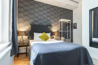 Home Hotel Plaza