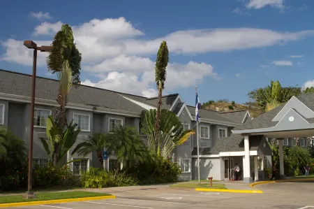 Metrotel Express Отели в г. Ла-Лима