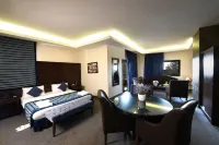Reston Hotel - Balcony