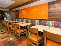 Fairfield Inn & Suites des Moines West - breakfast