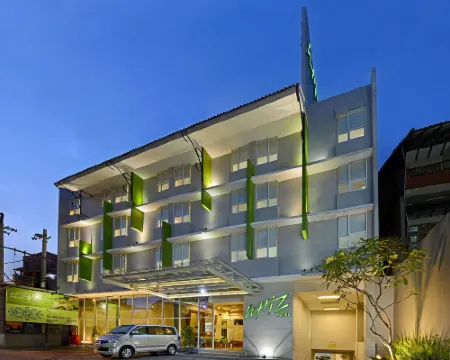 Whiz Hotel Malioboro Yogyakarta Hotel di Yogyakarta
