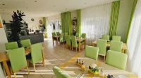 Hotel Garni - breakfast