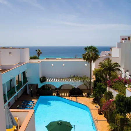 Aparthotel Esquinzo Y Monte Del Mar