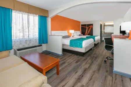 Howard Johnson by Wyndham Lafayette Отели рядом с достопримечательностью «Paul and Lulu Hilliard University Art Museum»