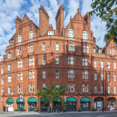 Sloane Place Hotels near Battersea