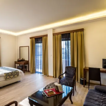ريكس هوتل Hotels near نافبليو