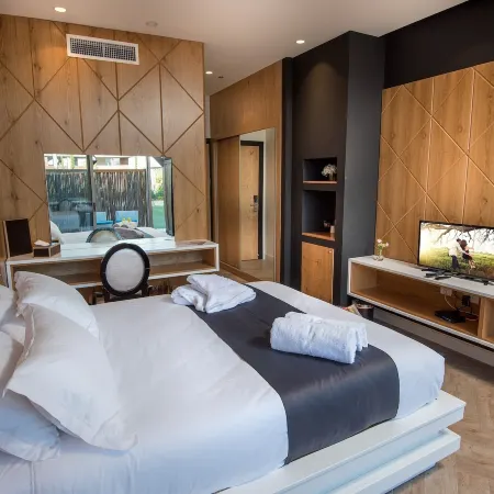 Aquaduct Hotel