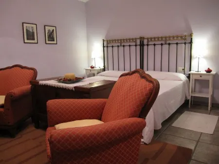 Casa Rural El Aguila Отели в г. Тентудия