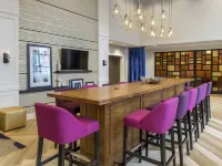 Hampton Inn and Suites Newport/Cincinnati Hotels near Taft Museum
