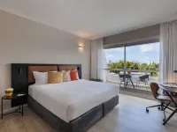 Kfar Maccabiah Business & Sport Hotel Hotels near HaTachana
