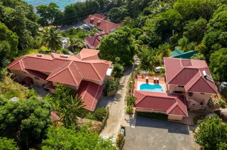 Glacis Heights Villa Отели в г. Гласи