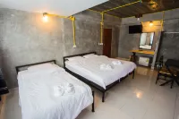 The Sky Loft Hotel Hotels in Khlong Luang