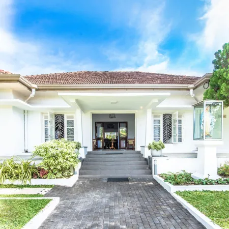 Bungalow on 53