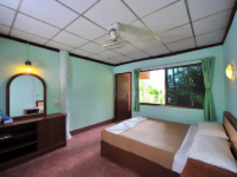 Koh Ngai Resort Hotels in Koh Ngai