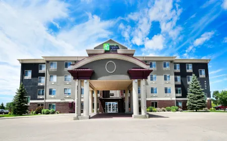 Holiday Inn Express & Suites Grand Forks Отели в г. Гранд Форкс