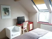 Charming Cottage with Pool in Houffalize