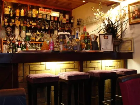 Candlesticks Отели в г. Касл Байтам