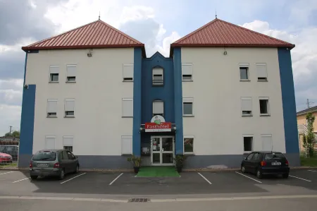 Fasthotel Lens Noyelles Godault Отели в г. Френ-ле-Монтобан