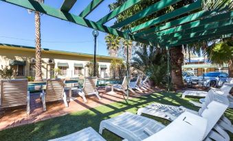 Elkira Court Motel