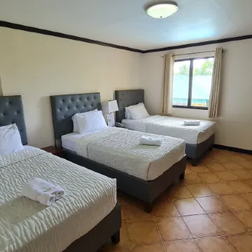 Marvin's Seaside Inn