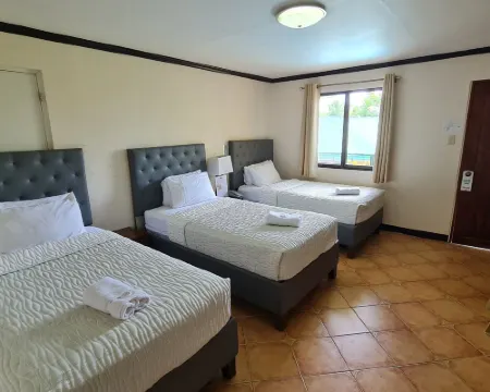 Marvin's Seaside Inn Hoteles en Bilirán