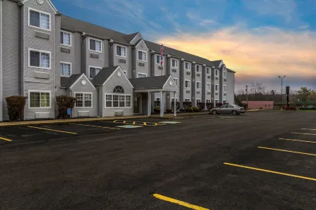 Quality Inn & Suites North Lima - Boardman