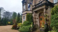 Tre-Ysgawen Hall & Spa Hotel a 