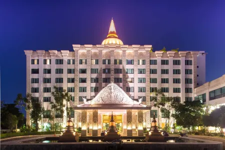 Mida Grande Hotel Dhavaravati Nakhon Pathom Отели рядом с достопримечательностью «Computer Center Silapakorn University»