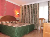 Hotel Las Ruedas Hotels in Laredo