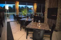 Unique Suites Hotel - breakfast