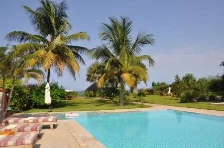 Leo's Beach Hotel - Adults Only Отели в г. Бруфут