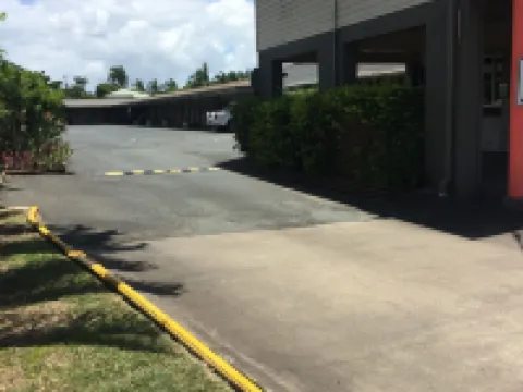 Country Plaza Motor Inn Hotels in Mackay