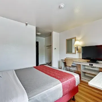 Motel 6 Glenview, IL - Chicago North