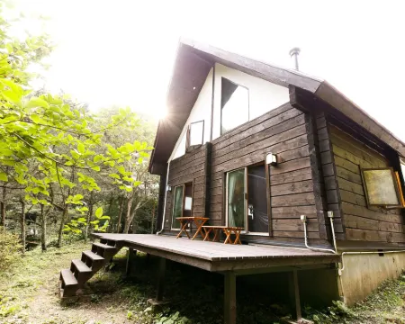 ログハウスせせらぎ 都留のホテル