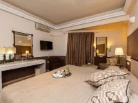 Mati Hotel Hotels in Marathon