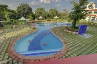 Khanvel Resort - Pools