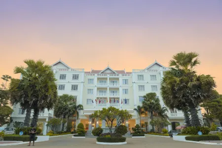 Pursat Riverside Hotel & Spa