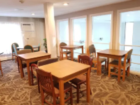 Hampton Village Inn Hotels in Hampton