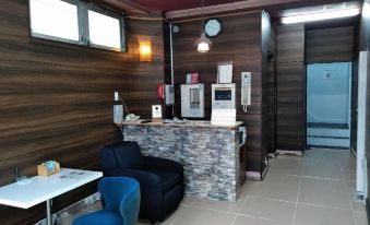 Business Hotel Takanoya