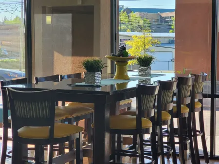 Bristol Arcadia Inn Отели в г. Бристоль