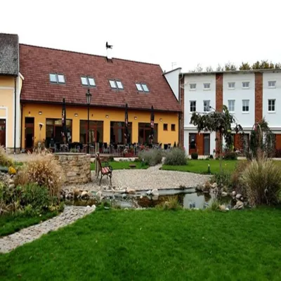 Statek 1738 Hotels in Roudnice nad Labem