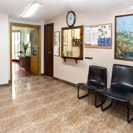 Hostal Tropical Отели в г. Сафор
