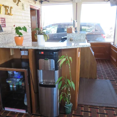 Royal Crest Motel