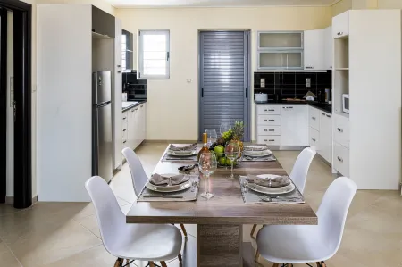 Thresh Apartments Airport by Airstay Отели в г. Спата-Артемида