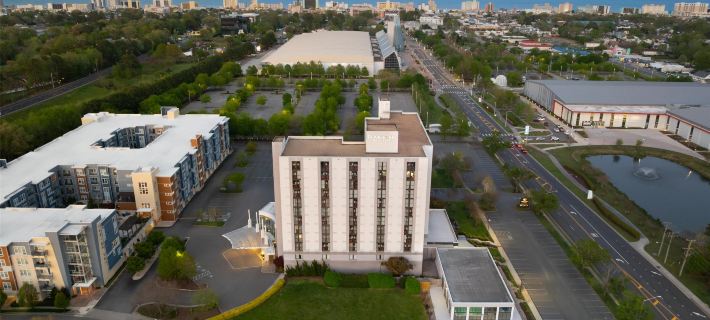 DoubleTree by Hilton Virginia Beach Hotels in Virginia Beach