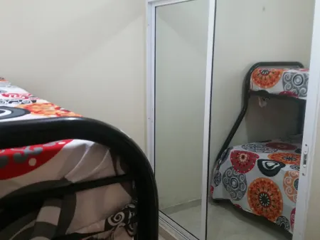 Safe and Economical, for a Long Time Отели рядом с достопримечательностью «Маяк Колумба»