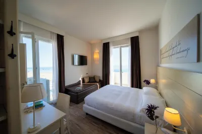 Hotel Universal Hôtels à proximité de : Naturist FKK Beach Cesano