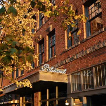 Palihotel Seattle Отели рядом с достопримечательностью «Пляз Алки»