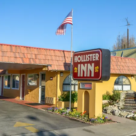 Hollister Inn